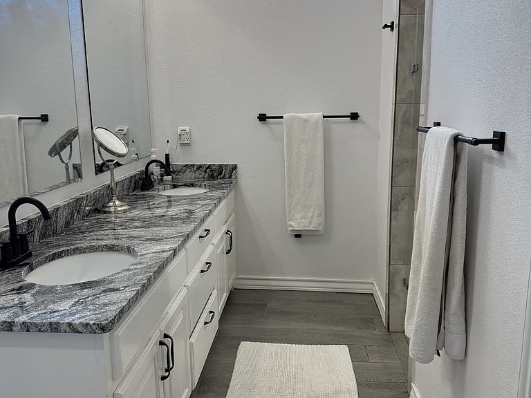 2403 Alamesa Dr — Photo 8