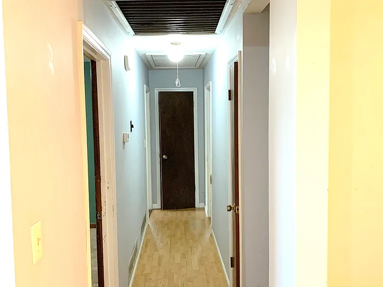Hallway to bedrooms
