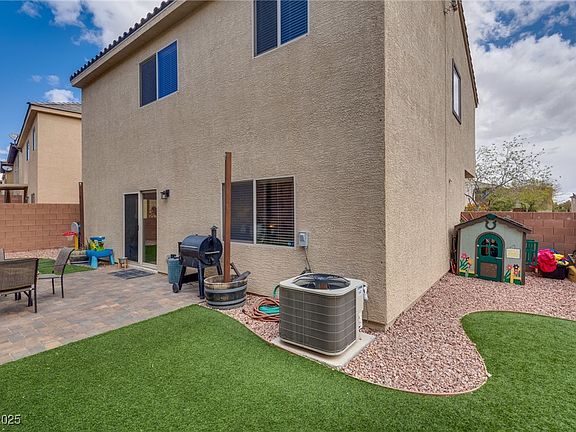 3rd image of 7919 Mineral Peak St