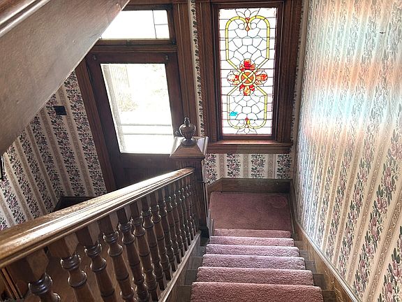 4th image of 216 S State St