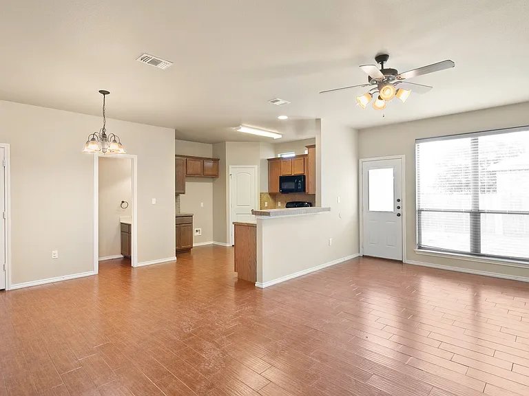 314 Rosalie Dr — Photo 4