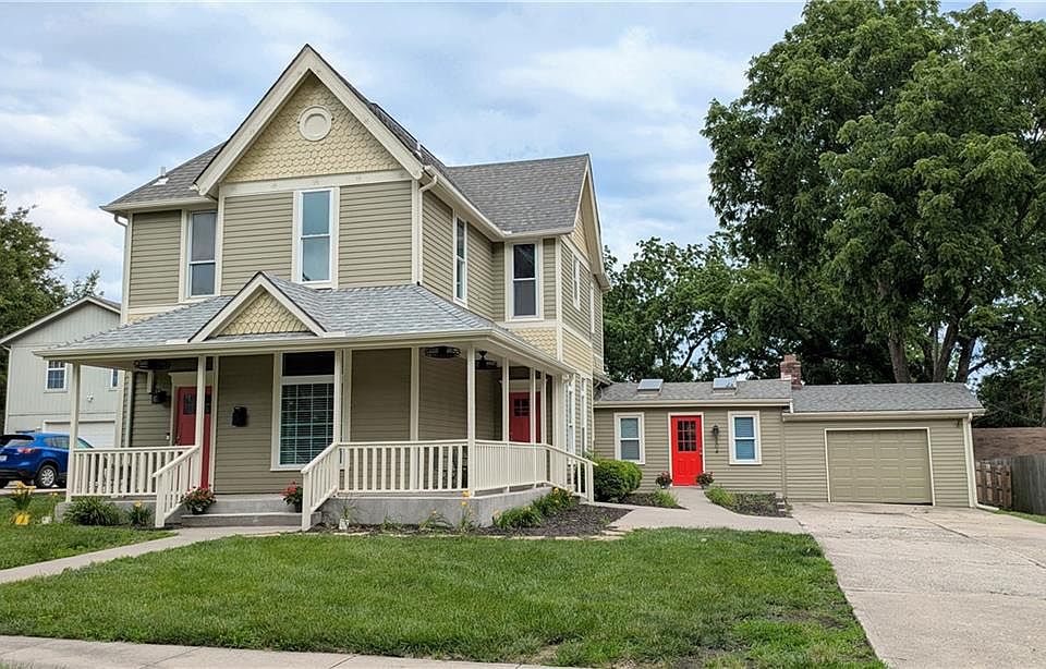 204 NE 1st St, Lees Summit, MO 64063 | MLS #2600935 | Zillow