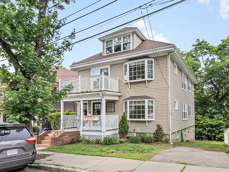 44 Hillsdale St #1 — Photo 1