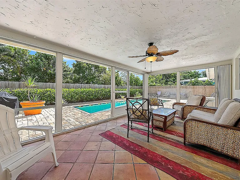 367 Riverside Dr — Photo 21