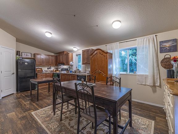 3rd image of 2705 NE Reef Ave
