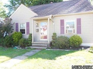 1337 Rowe St, Akron, OH 44306