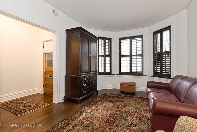1st image of 3854 N Hoyne Ave #1