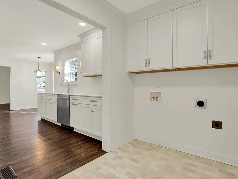 7133 Kings Castle Cv — Photo 15