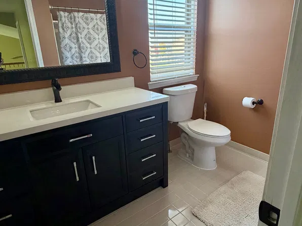 31737 Lavender Dr, Brownstown, MI 48173