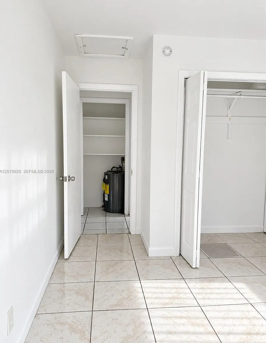 2700 SW 62nd Ave — Photo 4