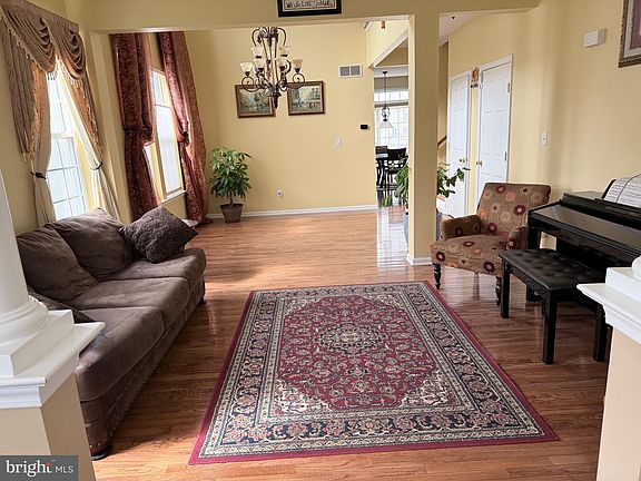 4th image of 413 Ruby Rd