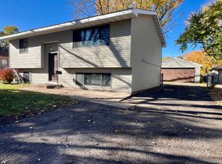 5447 N 4th St, Brooklyn Center, MN 55430