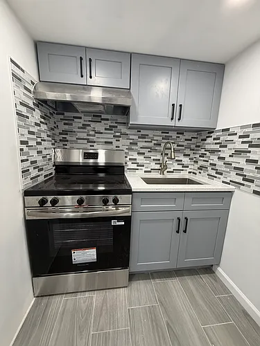 1582 Yates Ave #B Photo 1