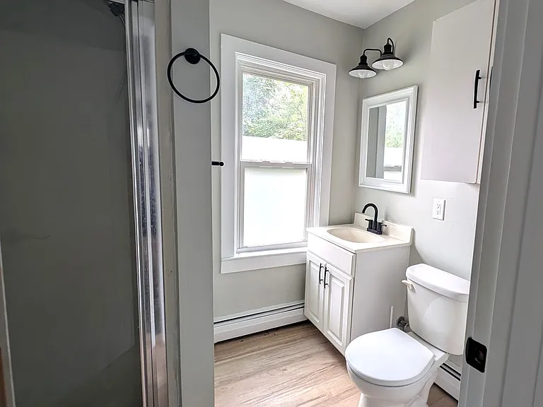 218 N Baldwin St — Photo 4
