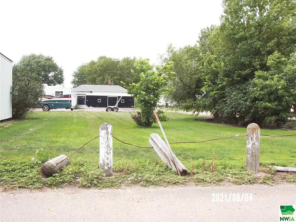2nd image of 908 Avenue F