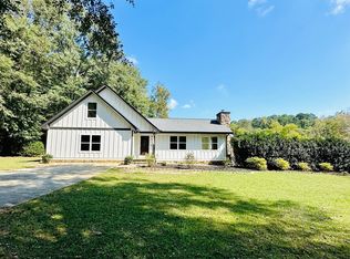 2735 Sandy Creek Cir, Loganville, GA 30052