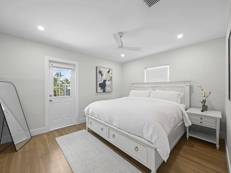 1714 N Palmway — Photo 4