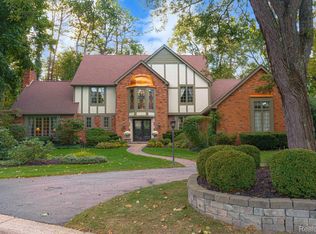 840 Hidden Pine Rd, Bloomfield Hills, MI 48304