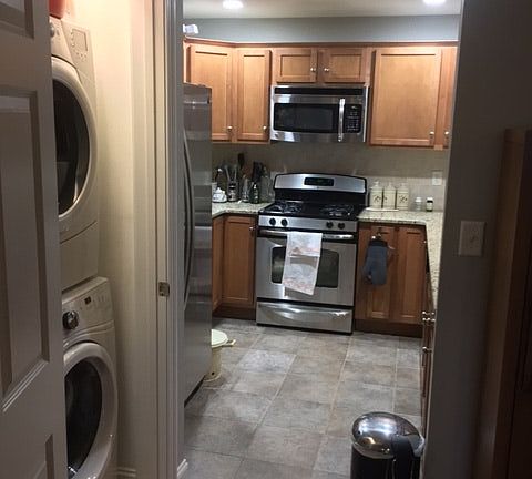 Kitchen, washer/dryer