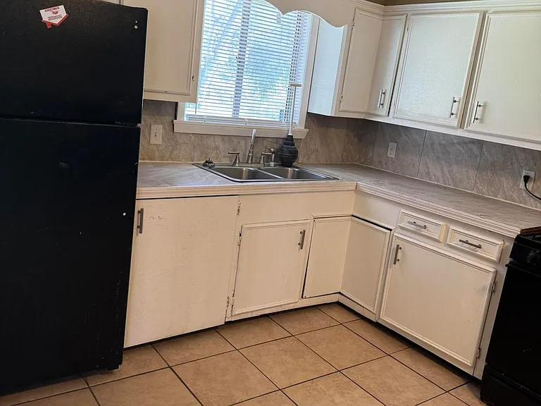 3020 Lakewood Dr — Photo 6