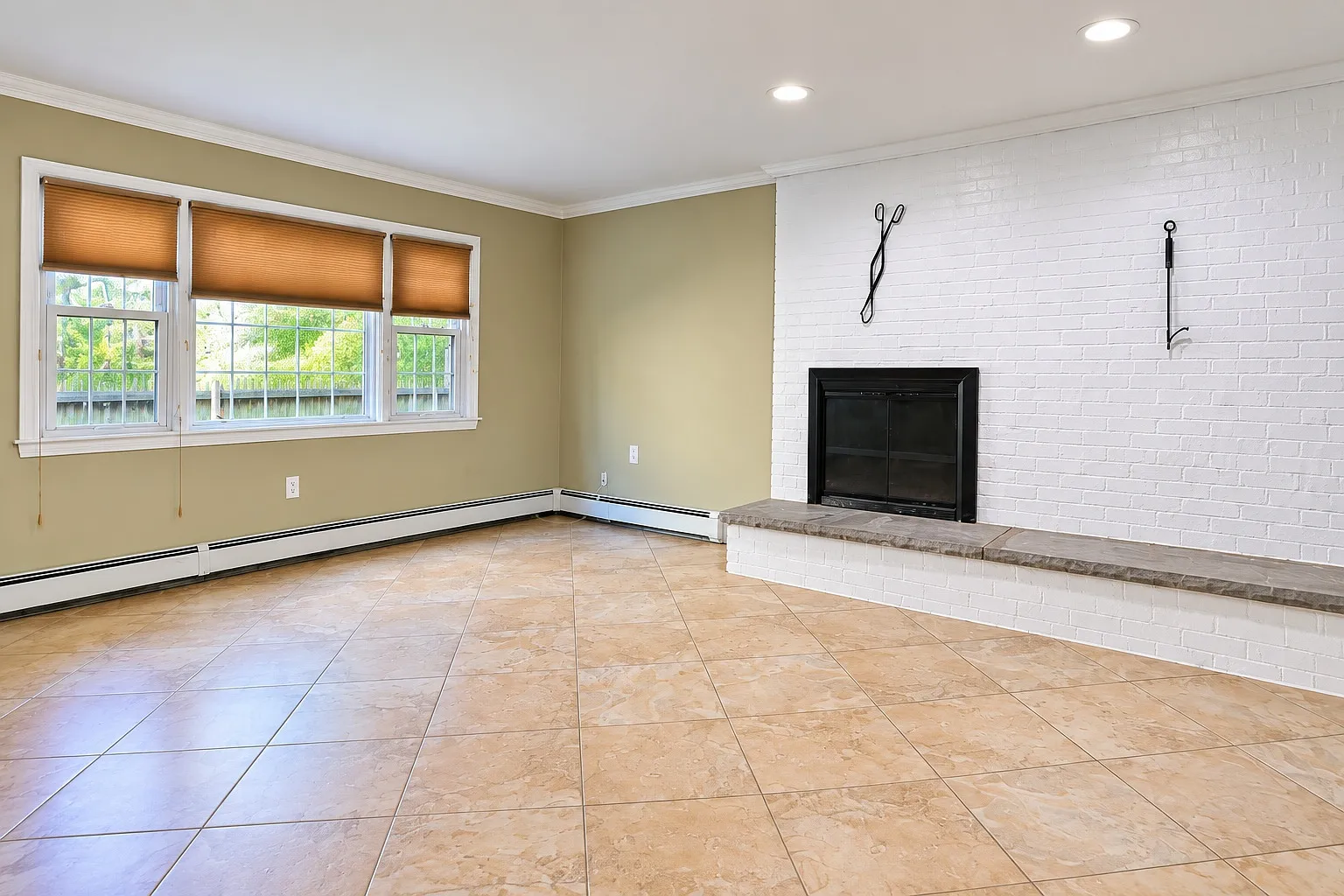 1 bed, 1000 sqft, $2,100 — Photo 2