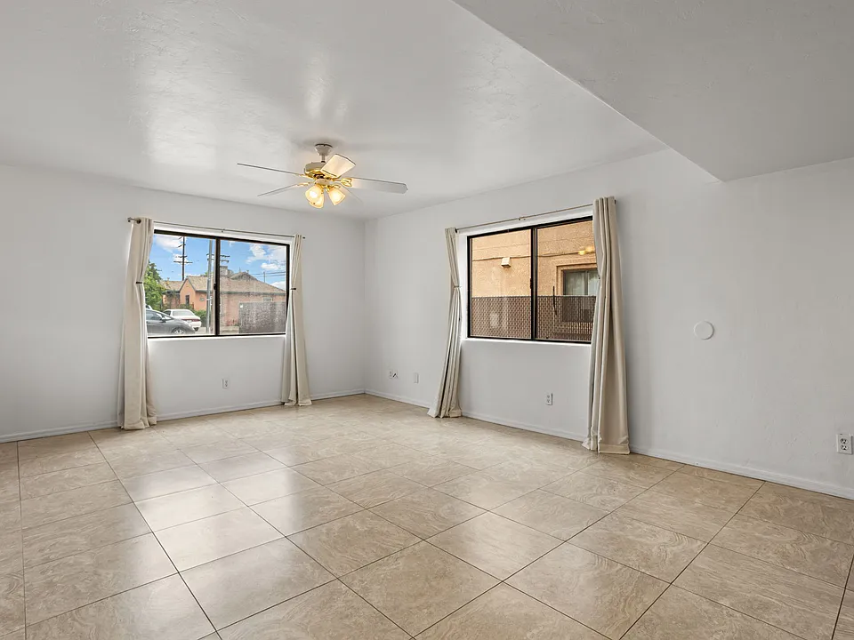 5-web-or-mls-1005 E Water St-1_09292026