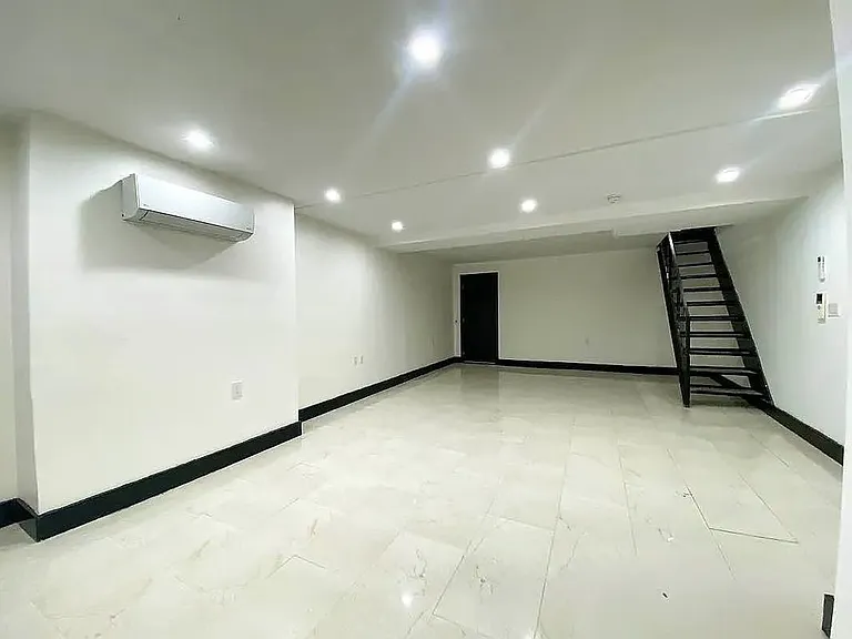 760 Putnam Ave #1 — Photo 7