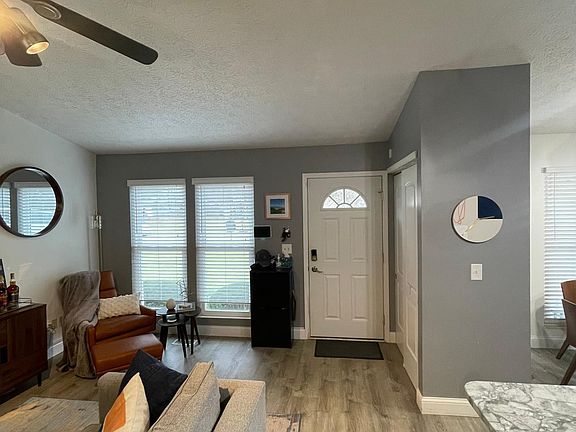 2nd image of 44 Stoneyridge Ct