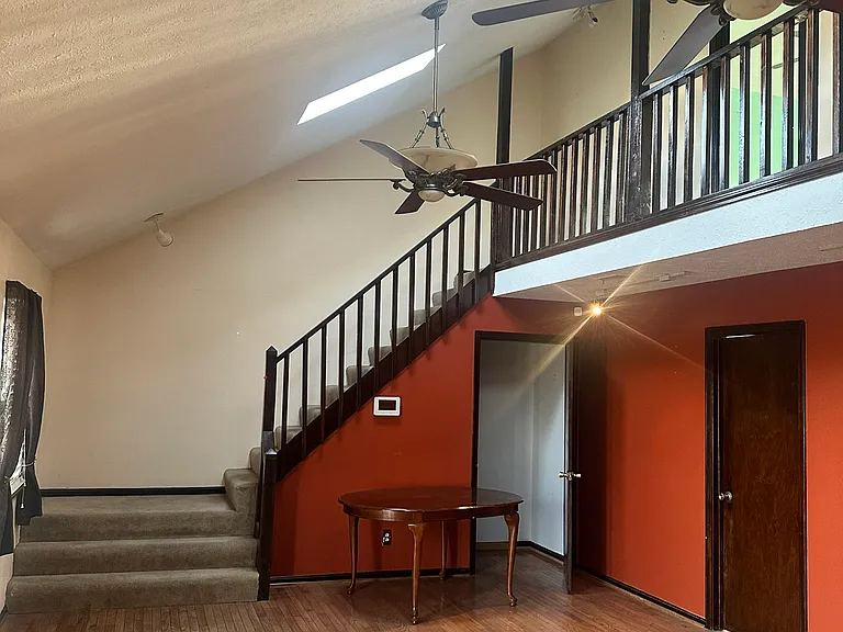 6902 Glendale Rd — Photo 5