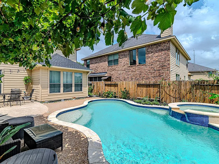 6219 Saint Rosalia Dr — Photo 46