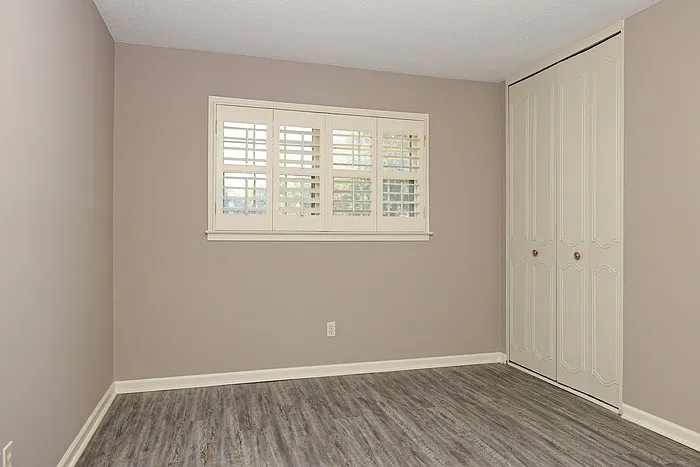 620 Sandhurst Dr — Photo 7