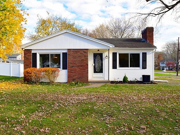 3rd image of 8 Hotchkiss Cir