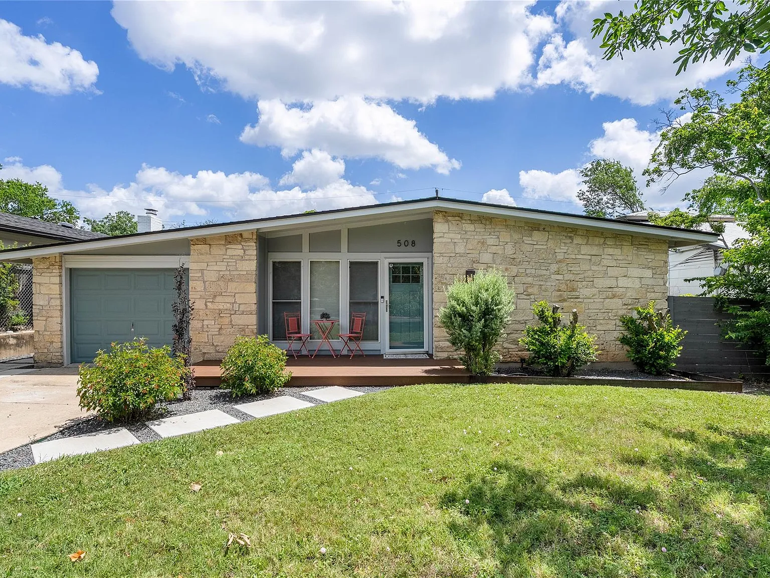 3 bed, 2.0 bath, 1185 sqft, $3,599 — Photo 1