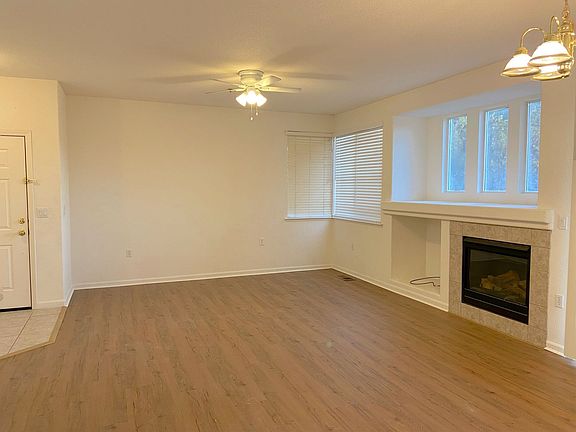2nd image of 6060 Ingleston Dr Unit 1211