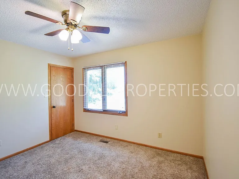 1104 Prairie View Dr — Photo 19