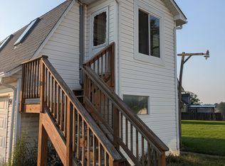 54 5th St #1, Meadow Lands, PA 15347