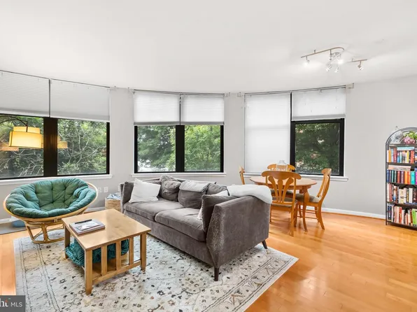 1021 Garfield St #238, Arlington, VA 22201