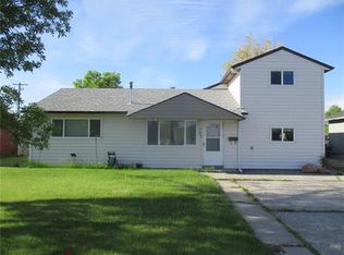706 S 1st St, Hardin, MT 59034