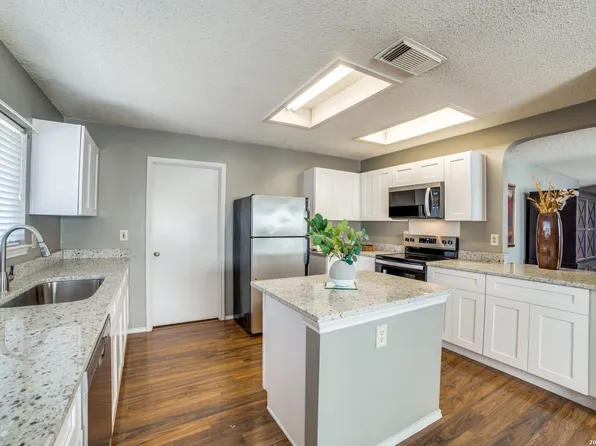 8115 Stagwood Hill, San Antonio, TX 78254