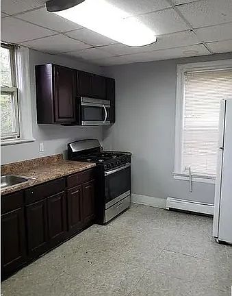 2nd image of 70 Eaton Pl #2E