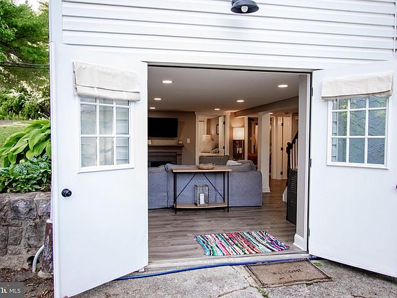 2nd image of 2056 Ridge Rd