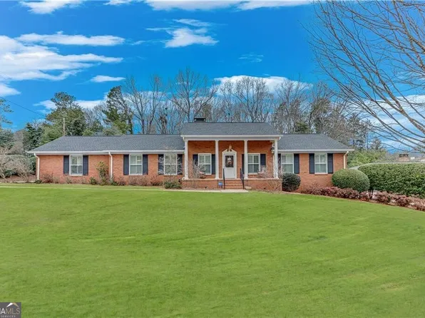 1376 Burns Dr, Gainesville, GA 30501