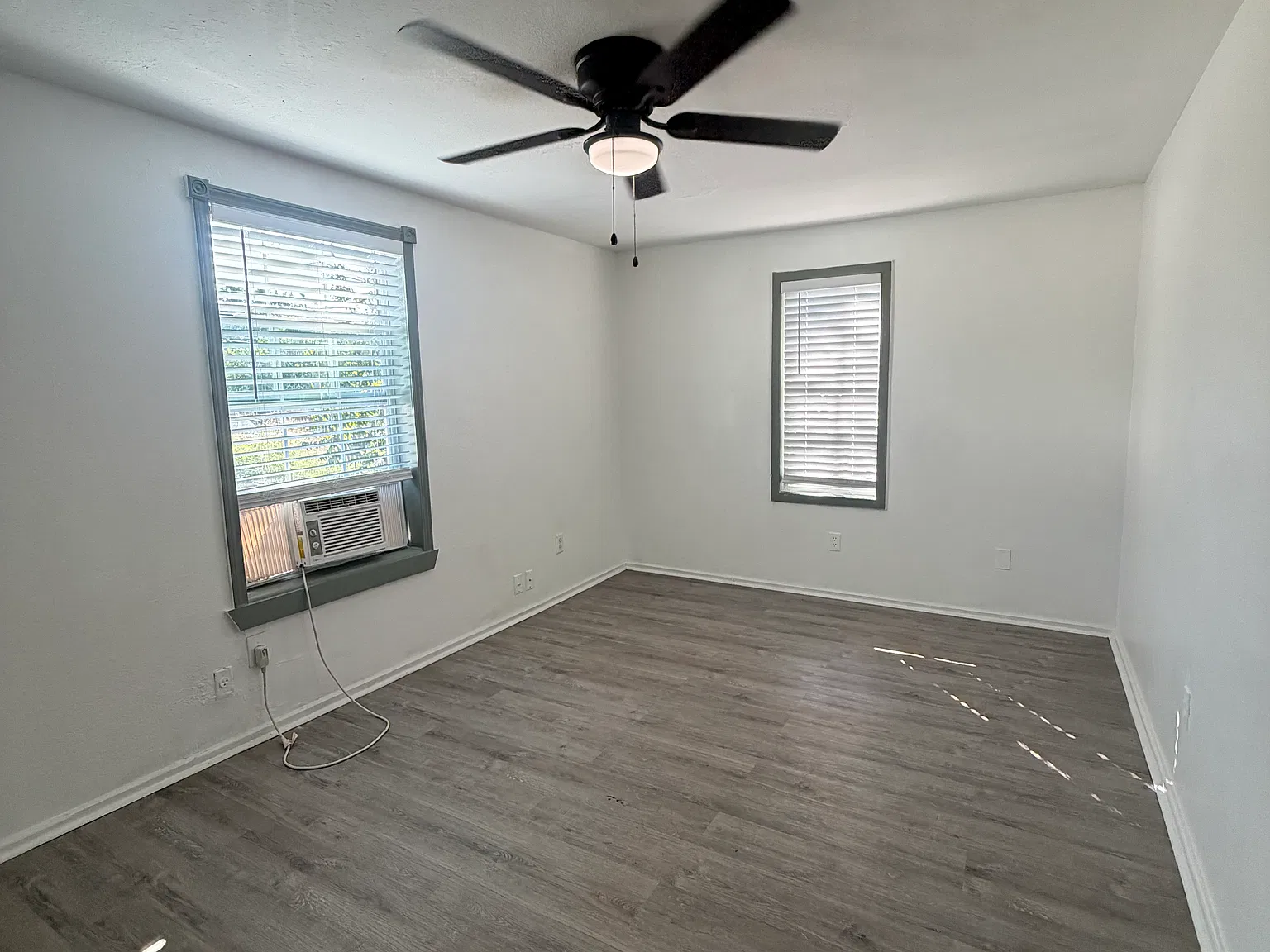 2 bedroom 1 bath available for rent now — Photo 3
