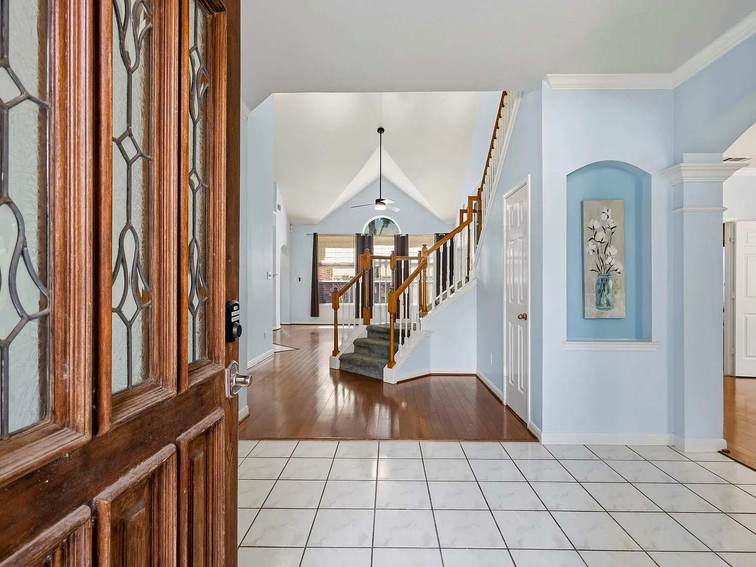 4 bed, 2.5 bath, 2786 sqft, $2,400 — Photo 4