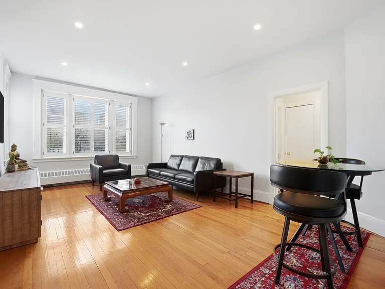 520 Beacon St #2F — Photo 4