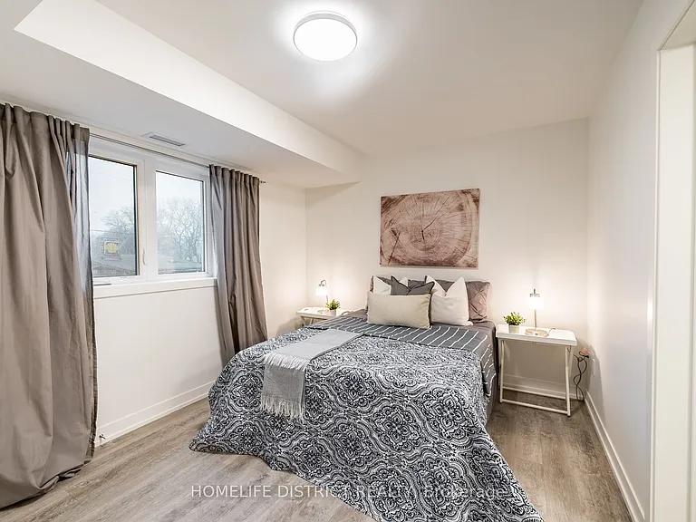 976 Simcoe St N #202 — Photo 9