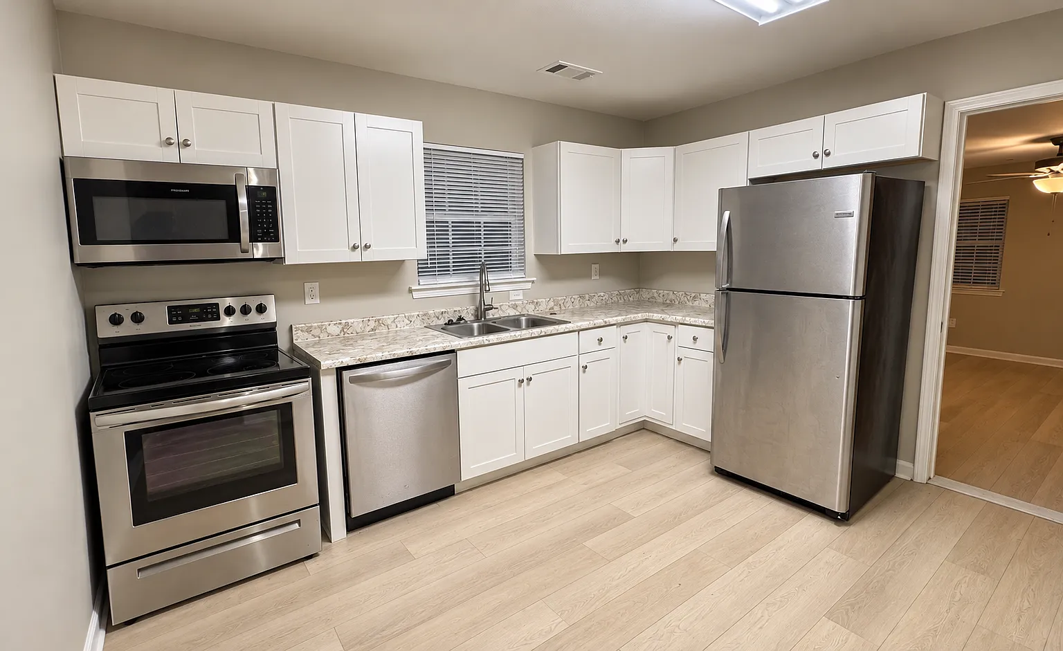 3 bed, 1185 sqft, $1,595 — Photo 3