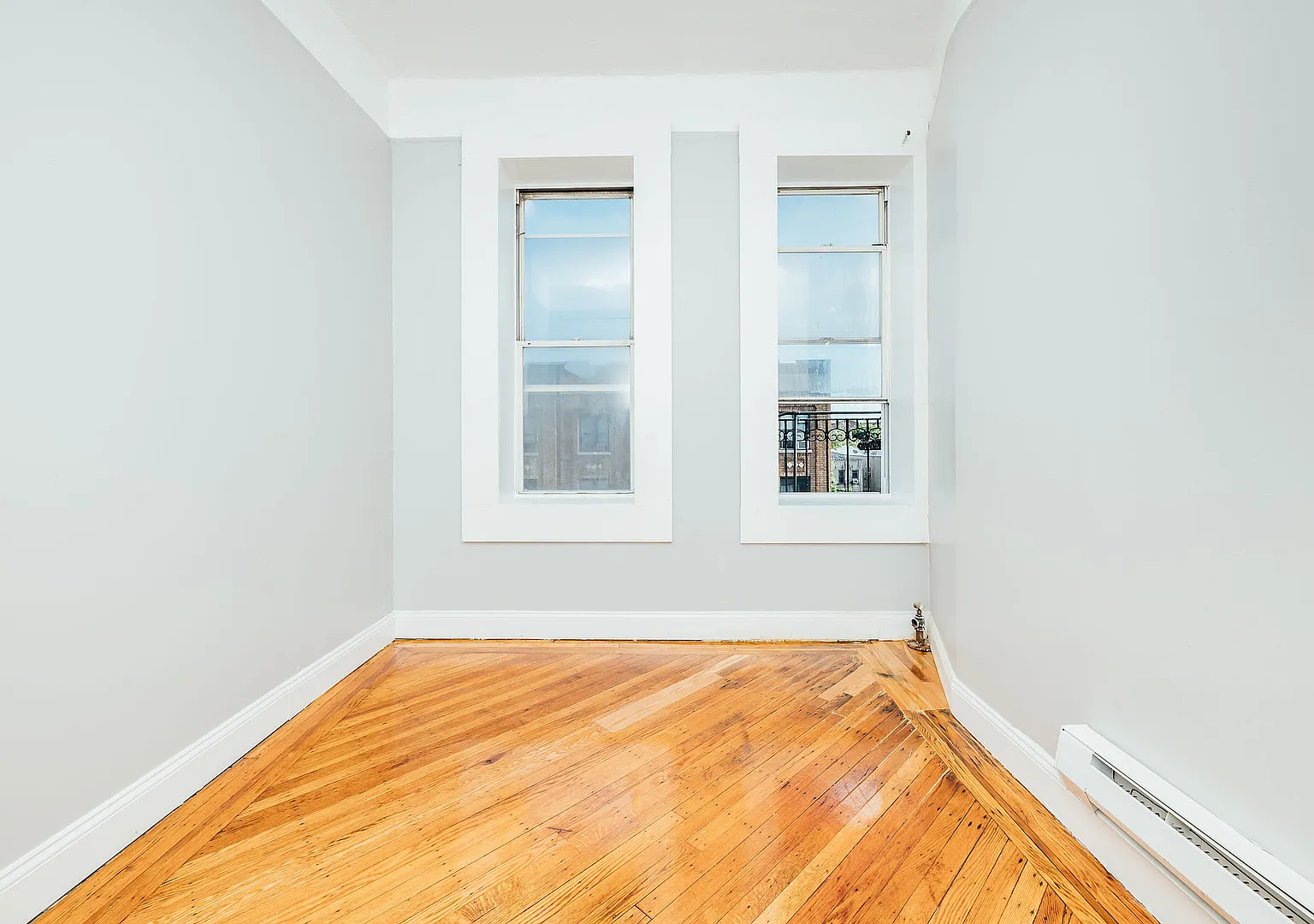 1625 Park Place — Photo 2