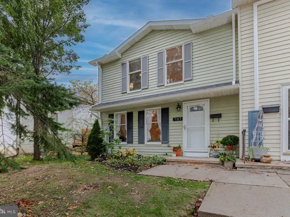 737 Galen Dr, State College, PA 16803