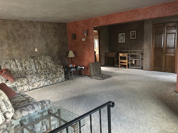 4th image of 4071 Woodbury Pike